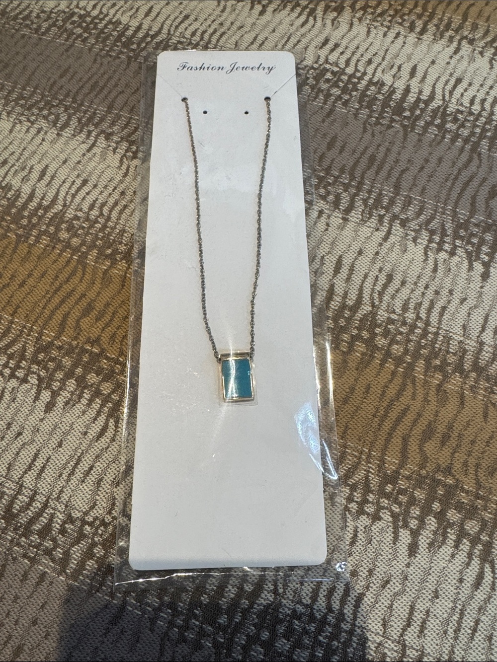 Fashion Jewelry Silver Chain with Teal-Blue Rectangle Pendant